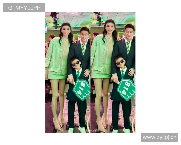 嫂子颜值爆表何猷君携妻儿共庆揭幕战与孩子生日欢乐时光