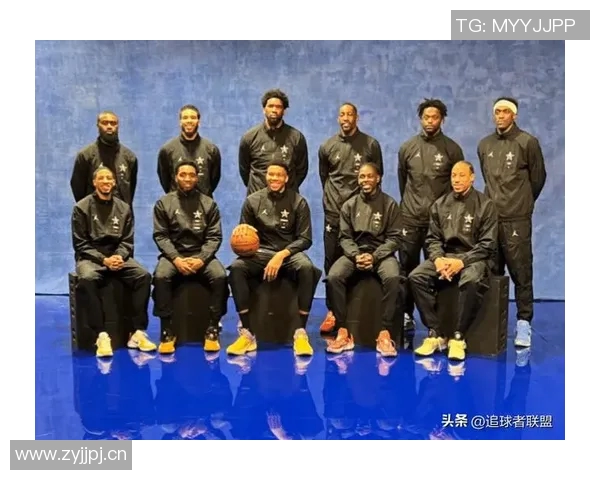 詹姆斯与画家亲密合影庆祝传递兄弟情谊与骄傲之情