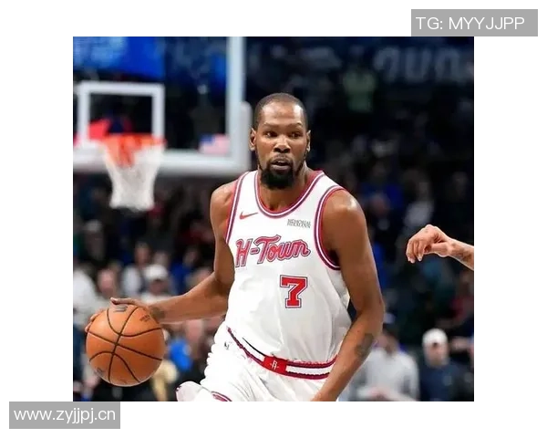 杜兰特苦战上半场表现抢眼砍下全队最高15分助力球队奋战 杜兰特苦战上半场表现抢眼砍下全队最高15分助力球队奋战