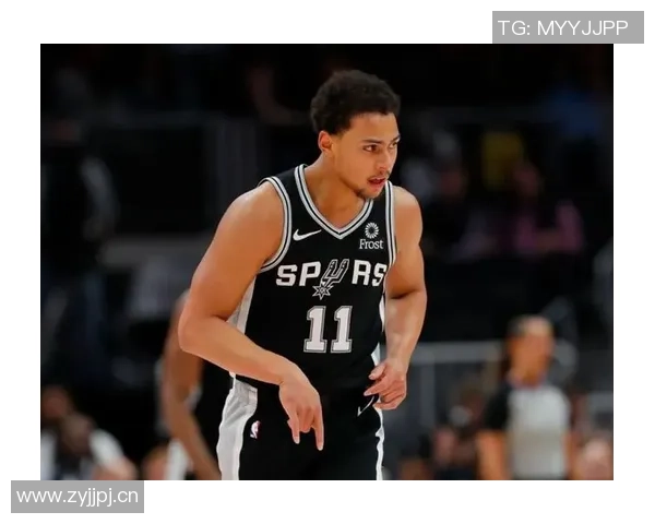 C约翰逊四季场均命中两记三分且命中率超四成独占联盟之巅